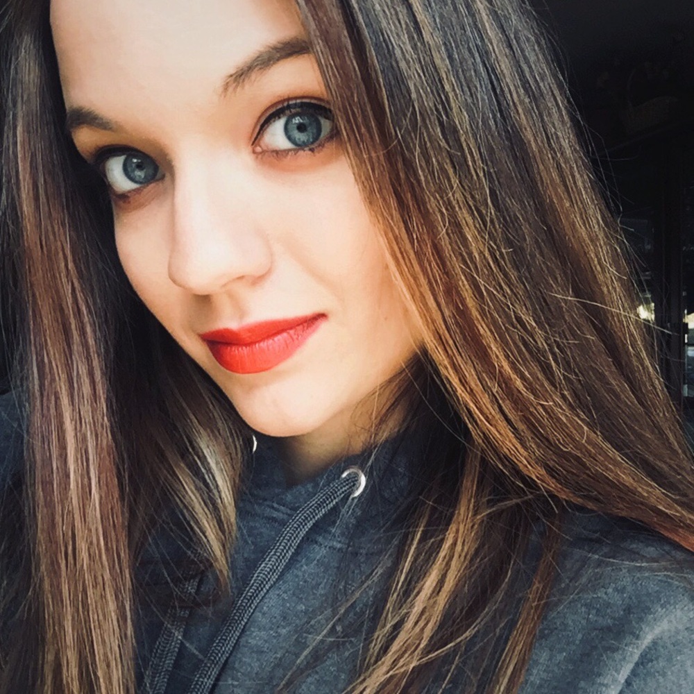 Meet your Posher, Becca